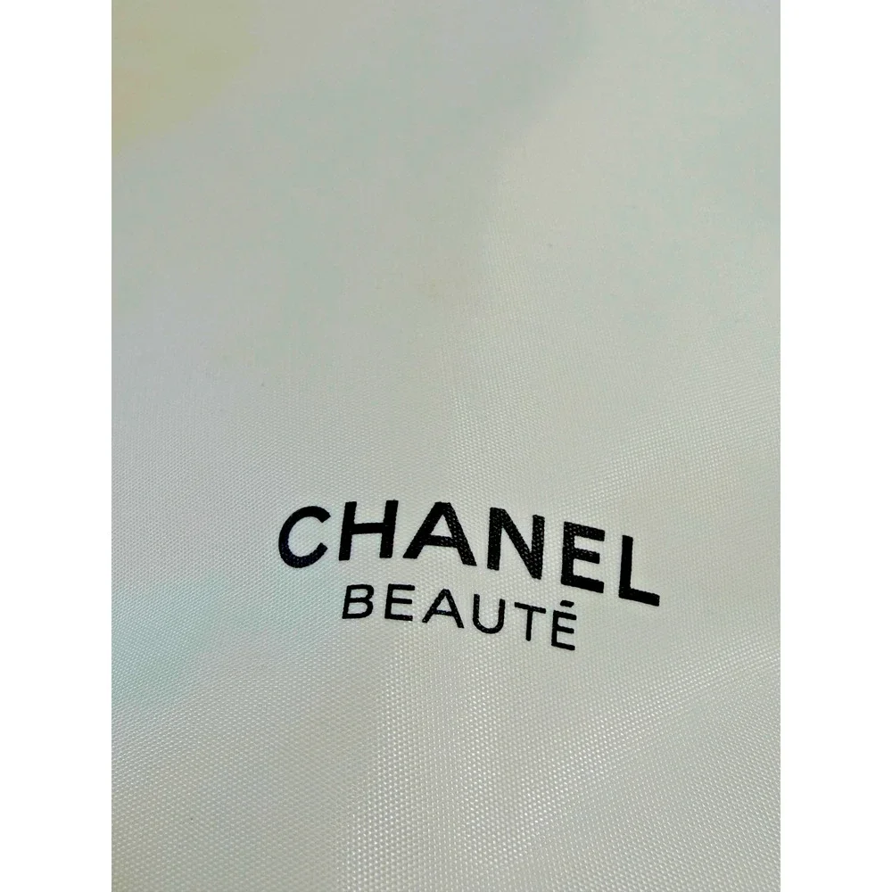 CHANEL Beauté White Drawstring Cosmetic Pouch Dust Bag 7” Beauty GWP